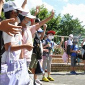 Nhật Bản khuyến khích học sinh tháo khẩu trang trong mùa nắng nóng